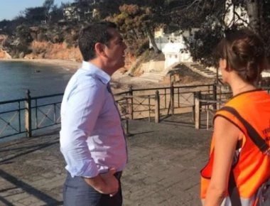 Επίσκεψη Τσίπρα στο Μάτι: Αμείλικτο στην κριτική του το twitter